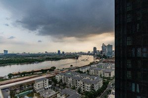 30tr cho thuê căn hộ 2pn vinhomes golden river bason view sông cầu bason