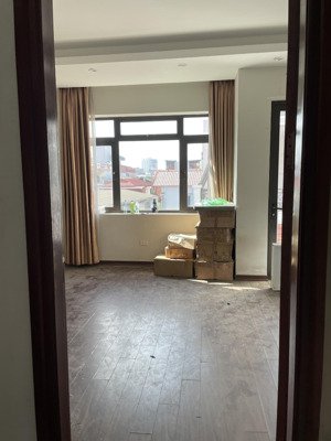 cho thuê 1 sàn diện tích 60m gồm 2 phòng 1 vệ sinh tại bồ đề, phù hợp làm văn phòng