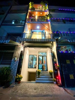 nhà đẹp- giá tốt cần bán nhanh nhà chính chủ tại quận 6, tphcm