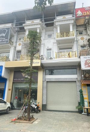 cho thuê liền kề 24h tố hữu - hà đông. dt 70m2, 5 tầng 1 hầm thông sàn, ô tô đỗ thoải mái