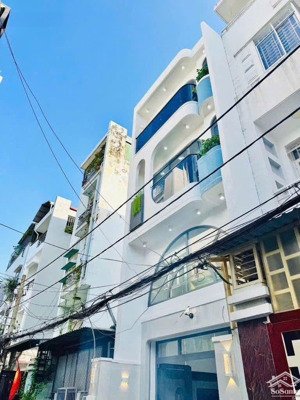 hot!!hot chỉ với 6tỷ280 quý cô chú anh chị sở hữu ngay nhà nguyễn văn giai,p.đa kao, quận 1.sổ sẵn.