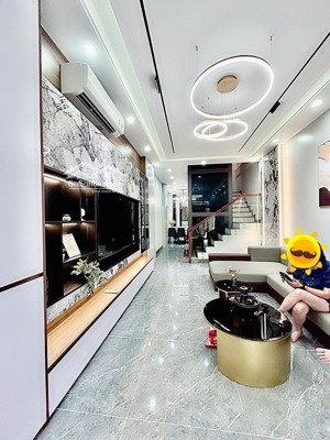 trung tâm hai bà - siêu phẩm - 6 tầng -thang máy - ngõ nông -72m - 18.5 tỷ 