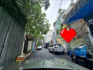 quận 3 giáp quận 1, lê văn sỹ hẻm gần 5m trước nhà, ô tô vào nhà, 32m2, 5 tầng