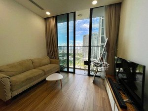 cần cho thuê căn hộ viva riverside. full nt, 3pn, 2wc. dt: 90m². giá 15tr/th. lh: 
