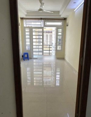 cho thuê nhà hẻm 3m(bg) tô hiến thành, p.12, q.10 giá 18tr