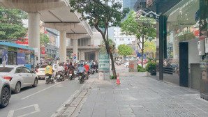 siêu phẩm nhà mặt phố cầu giây- 8 tầng thang máy -ô tô ngủ trong nhà -nội thất siêu sao -25 tỷ