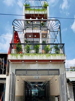 chủ nhà ngộp cần bán nhà đường đoàn văn bơ, p.15, q.4, 2 tỷ 2, 60m2, có hđ thuê 18tr/th, hẻm otô.