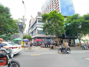 hot - bán nhà góc 2mt cách mạng tháng 8, q3 - (9x26m - cn 213m2) - 2 tầng - hđt 90tr/th - giá 55 tỷ