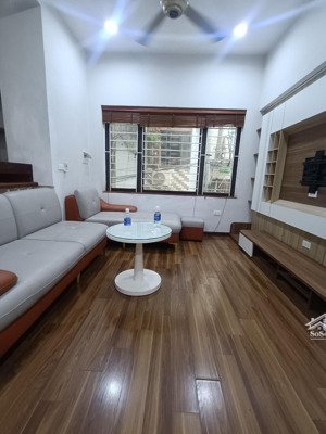 rẻ nhất mễ trì - nhà ngõ thông - lô góc - ô tô đỗ cửa - kinh doanh nhỏ - 40m2 - 5 tầng - 7tỉ hơn