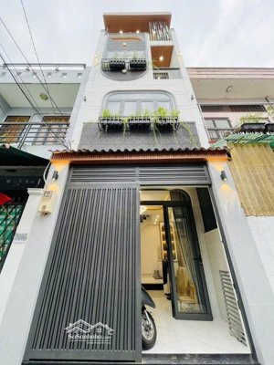 chính chủ cần bán nhà đường tô hiến thành-q10/giá 3tỷ9-78m2,cho thuê 24tr,gần cách mạng tháng tám.