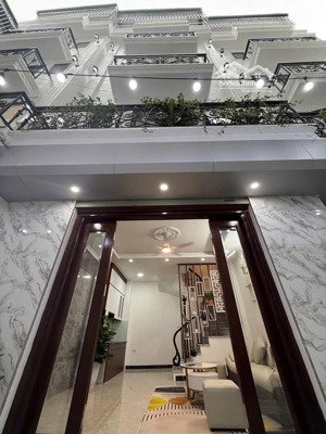 bán nhà phố ngọc trì bát khối, thạch bàn