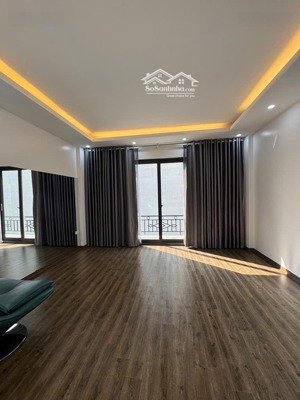 nhà 5 tầng. 39m.chỉ 10m ra oto đỗ. 6,43đ,full nội thất.hoàng mai