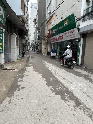 gia đình cần bán nhà phố mễ trì - lô góc, s : 40m , 5 tầng , giá : 7,x tỷ.