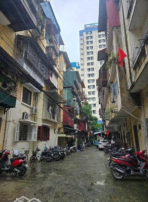 tt viện e tầng 1 - 32/50m - 2 ngủ ô tô đỗ chân cầu thang - 4 tỷ 1 - 