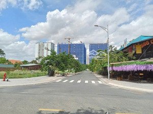 cắt lỗ sâu 121m2 chỉ nhỉnh 2ty. ngay đường võ nguyên giáp, trong kdc đông đúc, shr công chứng ngay