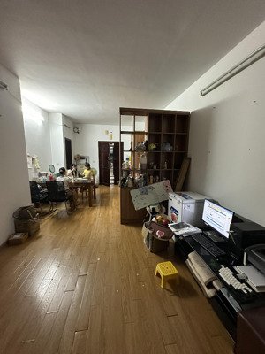 chính chủ cần bán gấp căn hộ 90m2 2n2vs giá 5 tỷ sổ đỏ cc, nội thất full tại coma6 lh:0782288043