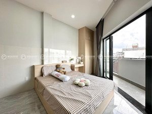 cho thuê phòng đầy đủ nội thất có bancol ở cmt8 gần ueh, y dược, huflip