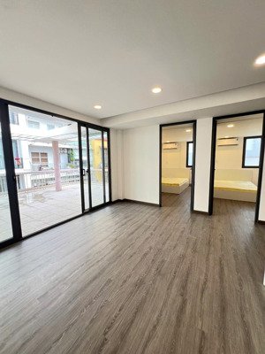 chdv full nội thất 2pn cực thoáng có sân thượng riêng ngay sân bay tân sơn nhất