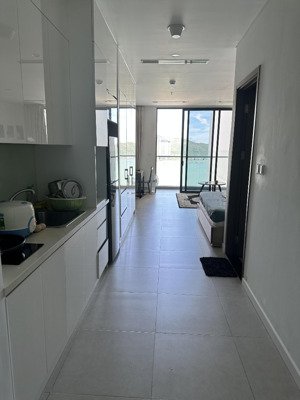 căn studio 45m hiếm hoi tầng trung tại scenia bay