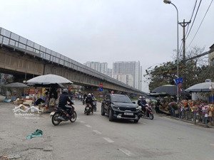 bán gấp đất đẹp tân xuân, đông ngạc ô tô vào đất 80m, mt 6.3m chỉ 10.95 tỷ. 