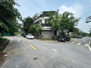 chính chủ gửi bán lô đất đấu giá - lô góc - sát đường 40m kéo dài - dự án hồ , quảng trường