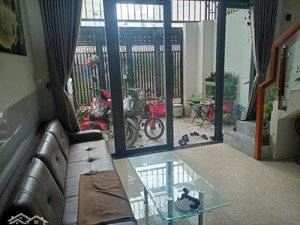 bán gấp trả nợ căn nhà hxh đường ngô chí quốc kế bên chợ đầu mối, kdc đông đúc đầy đủ tiện ích