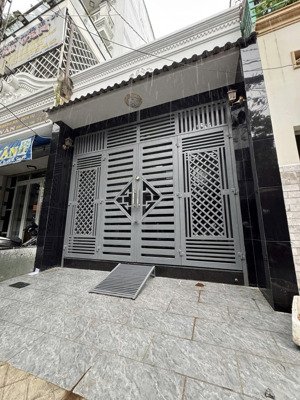 chính chủ cho thuê nhà nguyên căn 3pn 3wc ở và kinh doanh đa nghành khu sầm uất giao quang trung