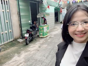 nhà đẹp giá tốt lê văn lương, q7, ngang khủng 5m, nở hậu chỉ 6đ xíu.