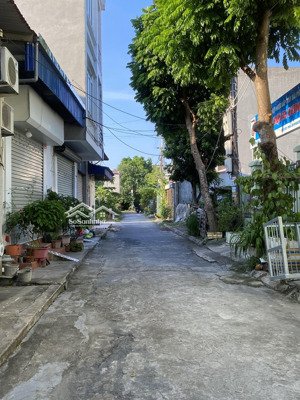 đất 100m2 chung cư vĩnh khê ngay cạnh chợ vĩnh. vị trí lô đất ngay gần đường máng nước
