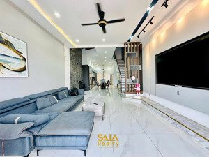 nhà 3 tầng 1 tum mới đẹp, nội thất luxury trong kđt ân phú - đối diện công viên