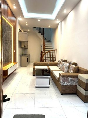 quang tiến đại mỗ dân xây 5,75 tỷ có thương lượng . 30m 4 tầng. ô tô cách 30m . không bao giờ ngập