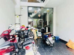 chủ cần bán căn hộ dv dòng tiền 30tr /tháng đường huỳnh tấn phát q7 , 67.8m2 , 5tầng , nhỉnh 8t