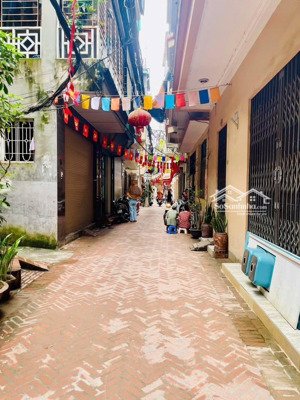 chính chủ bán nhà riêng tại thụy khuê thông lạc long quân, 7,25 tỷ, 33m2, nhà 3 tầng cũ