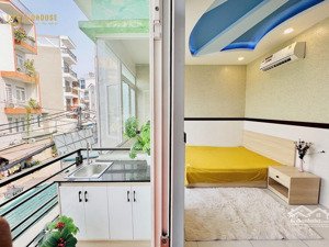cho thuê phòng ban công, tách bếp, full nội thất gần ngã tư hàng xanh, giáp q.1