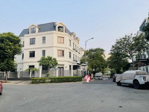 35tr/tháng căn góc nhà phố siêu bự hoàn thiện sẵn. phù hợp mở trường, phòng khám, văn phòng công ty