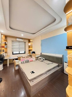 bán nhà phú diễn , dt 37m2 , 5 tầng , giá 6,49 tỷ, ngõ rộng thoáng , nhà đẹp dân xây