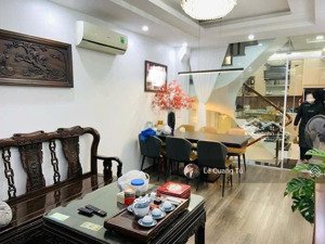 nhà đẹp cầu giấy, ô tô đỗ cửa, 10m ra phố, 2 mặt ngõ trước sau, chỉ nhỉnh 13 tỷ, cực kỳ đáng sáng