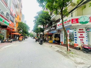 bán nhà quang trung phân lô ô tô vào nhà,2 mặt thoáng, full nội thất gỗ lim dt 60m2 x 4,2 m mt