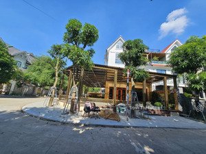 cho thuê biệt thự góc khu a geleximco (giáp 58 tòa chung cư vinsmart), 300m2 x 4 tầng, có thang máy