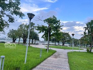 bán biệt thự view hồ harmony, dt 300m, giá 280 tỷ thương lượng chính chủ