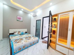 chủ ngộp bán gấp căn nguyễn văn hưởng, thảo điền, quận 2 mặt tiền xe hơi giá 2tỷ700tr