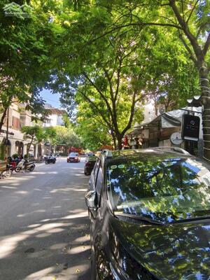 Cho thuê BT1 Xa La , Hà Đông. DT 160m2, 4 tầng, mặt tiền 8m kinh doanh tuyệt đối