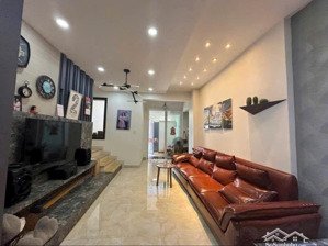 bán gấp nhà mặt tiền hàn mặc tử, 3 tầng, 74m2, trung tâm tp, giá đầu từ !