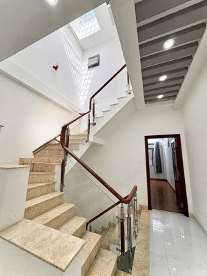 bán nhà mặt tiền đường d4 khu d2d 71m21tret2lau sổ thổ cư hoàn công gia 8,7tỷ lh 