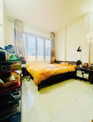 tôi bán nhà mặt phố vĩnh hồ - đống đa giá 14,3 tỷ, 45m x4 tầng. lô góc. kinh doanh tốt