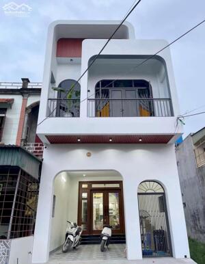 Bán nhà mới 100% ngay chợ đêm Tân Hiệp Tân Uyên giá 1ty9