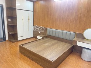 bán gấp nhà vũ đức thận - long biên 5 tầng nội thất đầy đủ ở ngay giá 5tỷ xíu có gia lộc