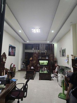 nhà 3 tầng mặt tiền đường lê thanh nghị, hải châu.