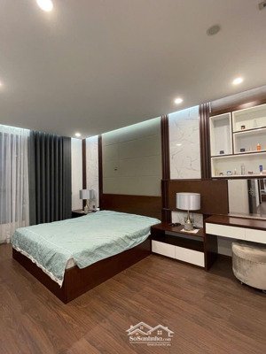 hàng hiếm bán nhanh căn hộ tòa 6th elemnt dt : 109m 3pn2vs _ slot ô tô _ tầng đẹp _ giá thị trương