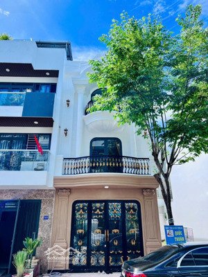 bán nhà đẹp mới hoàn thiện full nội thất xịn đối diện công viên kđt hà quang 2 nam nha trang